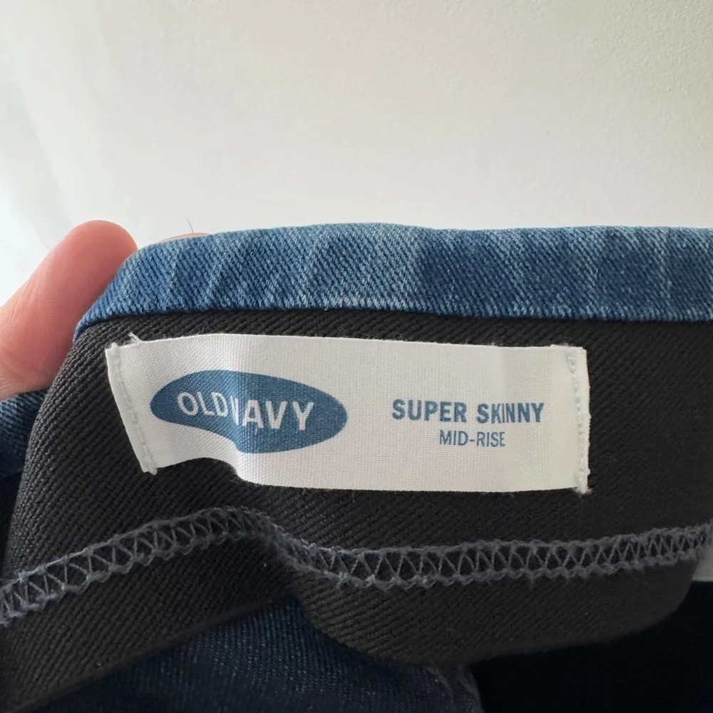 Old Navy Super‎ Skinny Mid-Rise Pull On Jeans